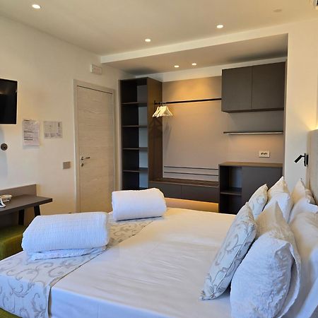 Hotel Pace Brenzone Extérieur photo