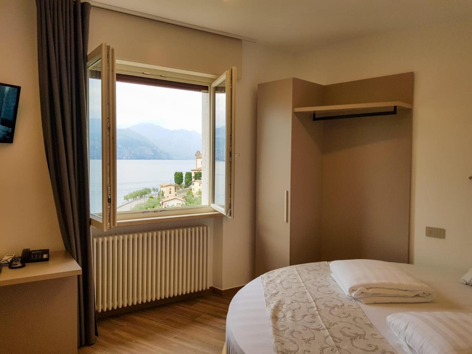 Hotel Pace Brenzone Extérieur photo
