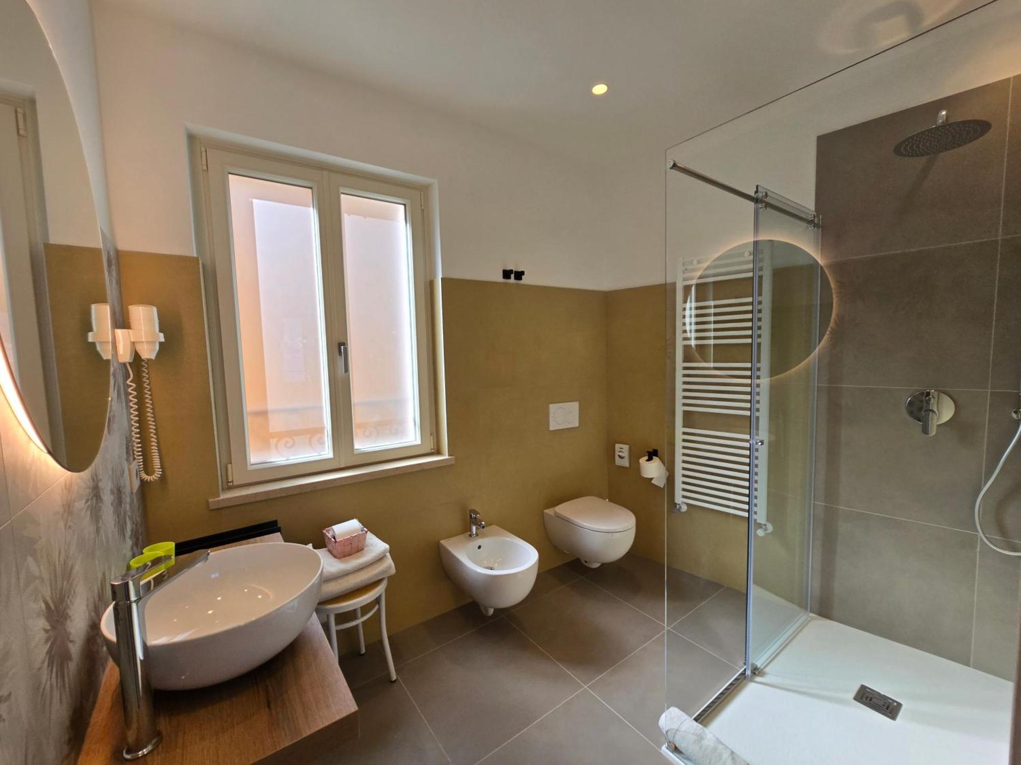 Hotel Pace Brenzone Extérieur photo