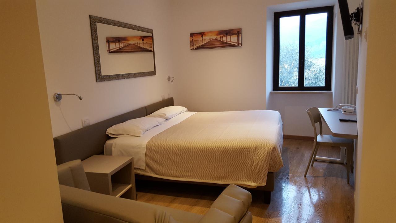 Hotel Pace Brenzone Extérieur photo