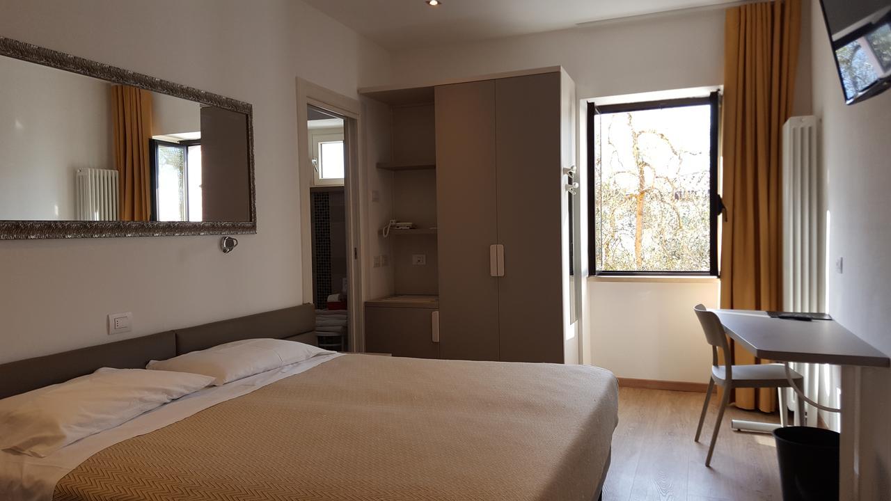 Hotel Pace Brenzone Extérieur photo